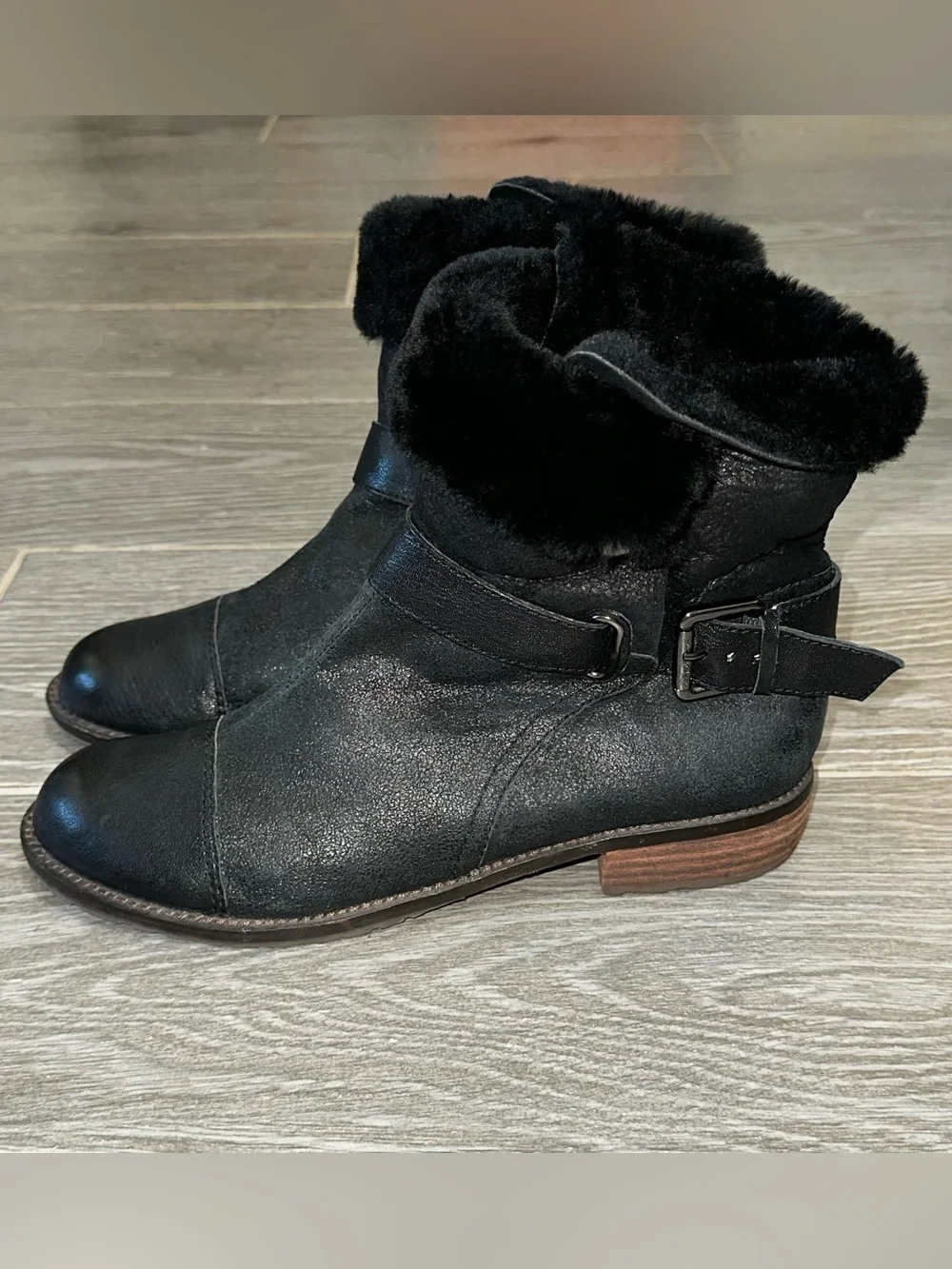 Matt Bernson Tundra Bootie Women’s 9 Black Shearling Lined Roll Down Casual Boot